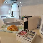 Semesterbostad La Casa Di Giada Accogliente Al Piano Terra Con Aria Condizionata Wifi E Parcheggio Gratuito