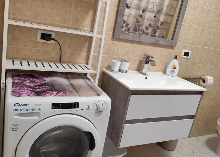 La Casa Di Giada, A Piano Terra In Con Aria Condizionata, Wi-fi E Parcheggio Gratuito Poggi