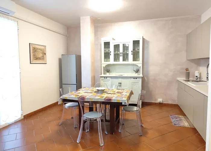 La Casa Di Giada, A Piano Terra In Con Aria Condizionata, Wi-fi E Parcheggio Gratuito *